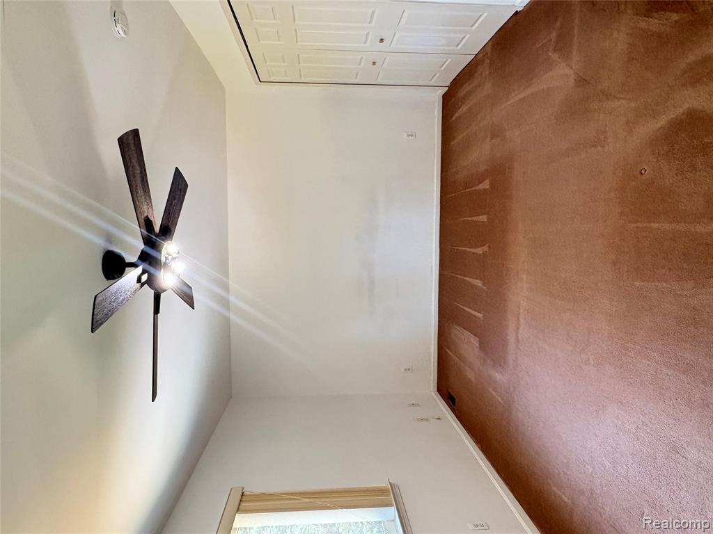 6994 York Property Photo 20