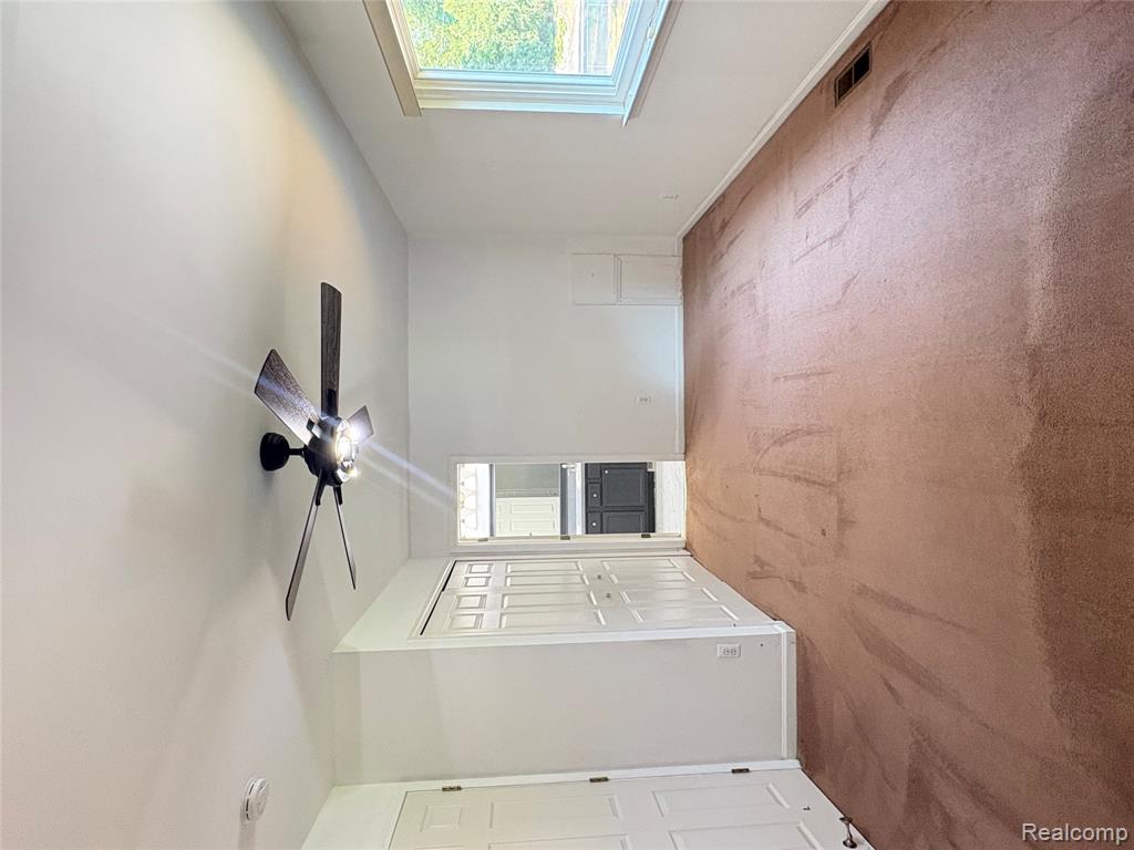 6994 York Property Photo 21