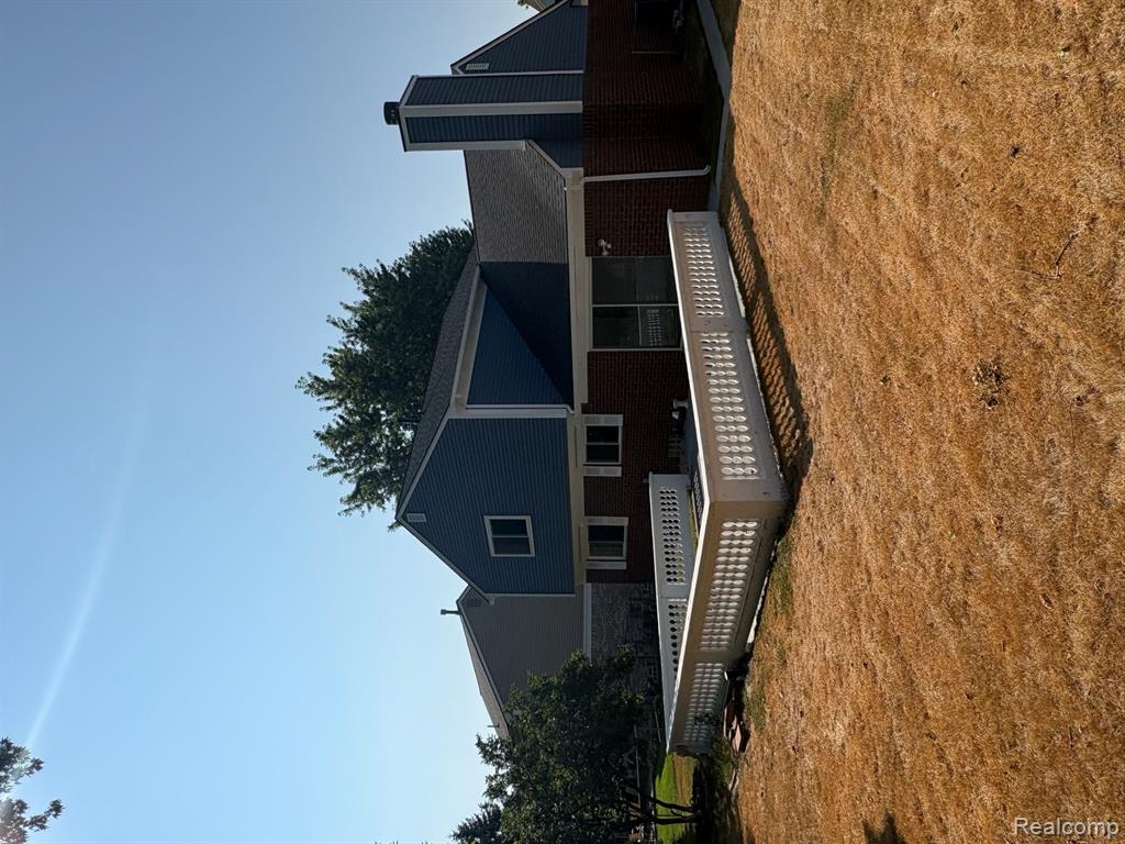 6994 York Property Photo 27