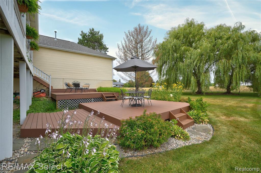 8211 Burleigh Road Property Photo 8