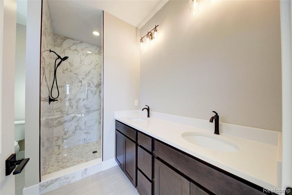 544 Round Rock Property Photo 13