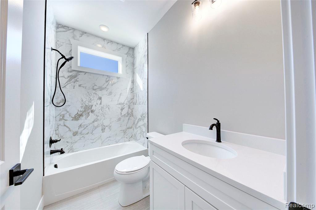 544 Round Rock Property Photo 18