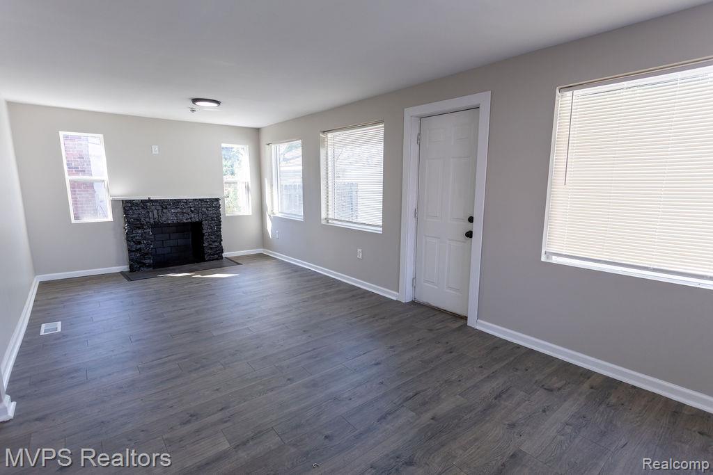 21737 Mccormick Street Property Photo 11