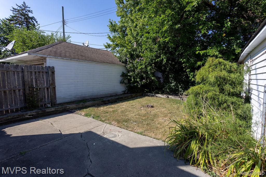 21737 Mccormick Street Property Photo 13