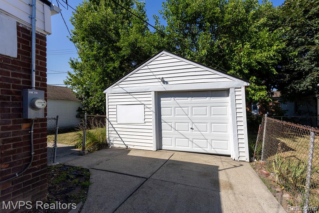 21737 Mccormick Street Property Photo 14