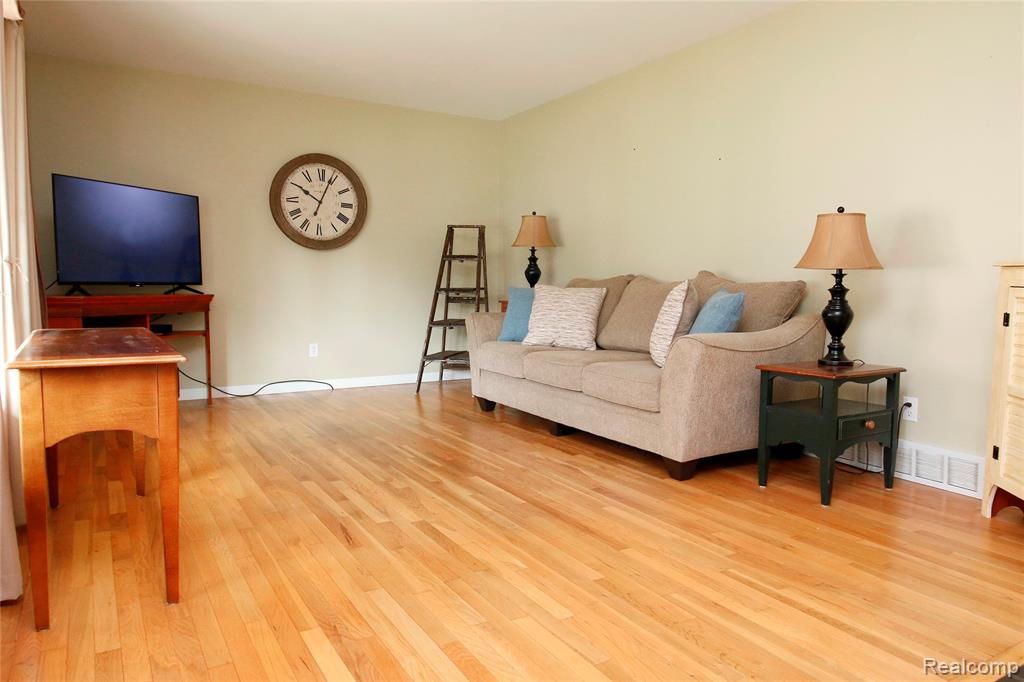 11429 S Crestline Drive Property Photo 8