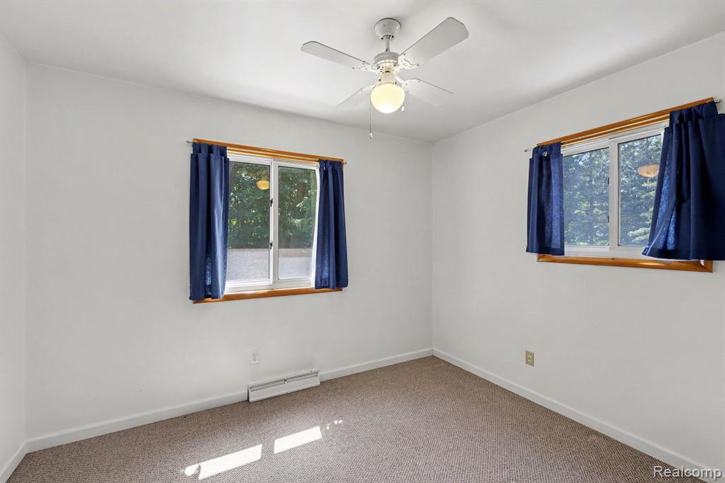 6095 Tipsico Lake Road Property Photo 8
