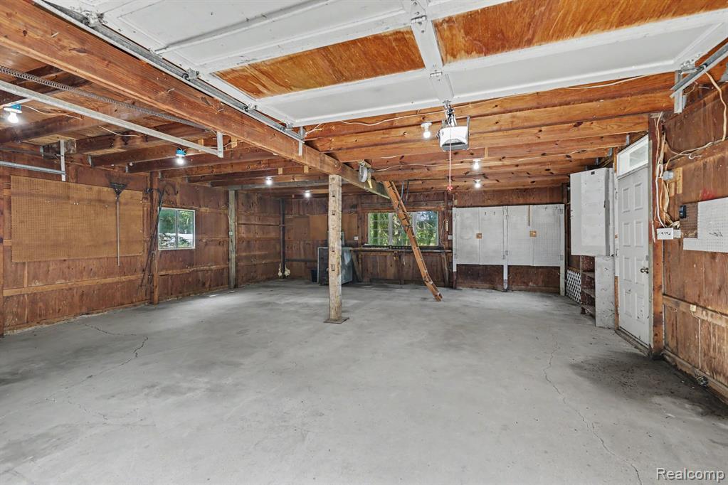 6095 Tipsico Lake Road Property Photo 13