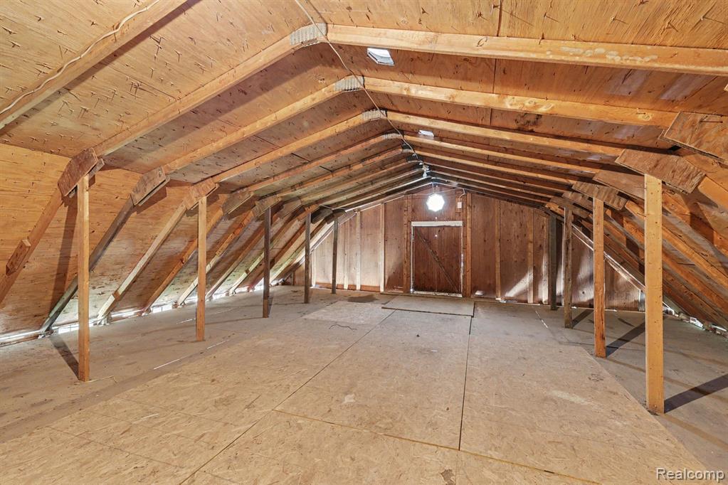 6095 Tipsico Lake Road Property Photo 15