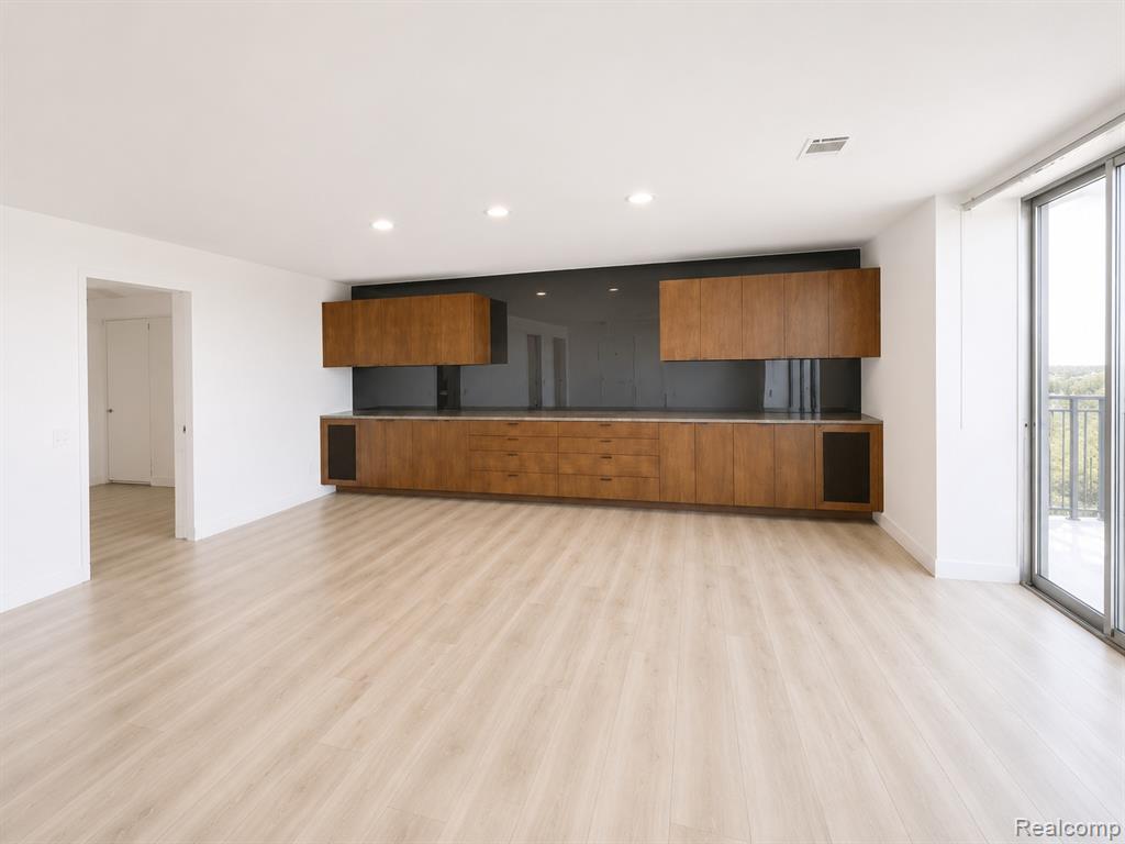 15801 Providence Drive Property Photo 7