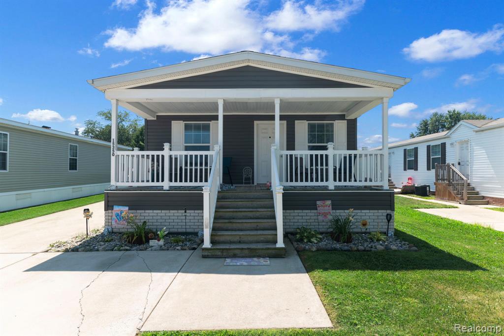 15350 Enchante Drive Property Photo 2
