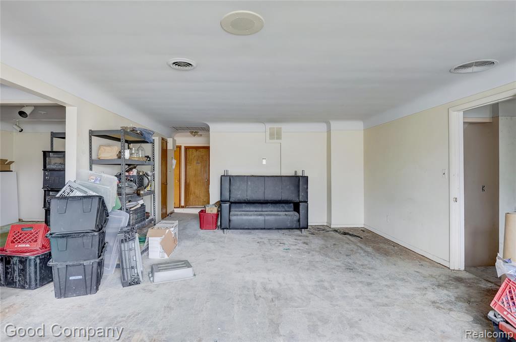 23919 John R Road Property Photo 10