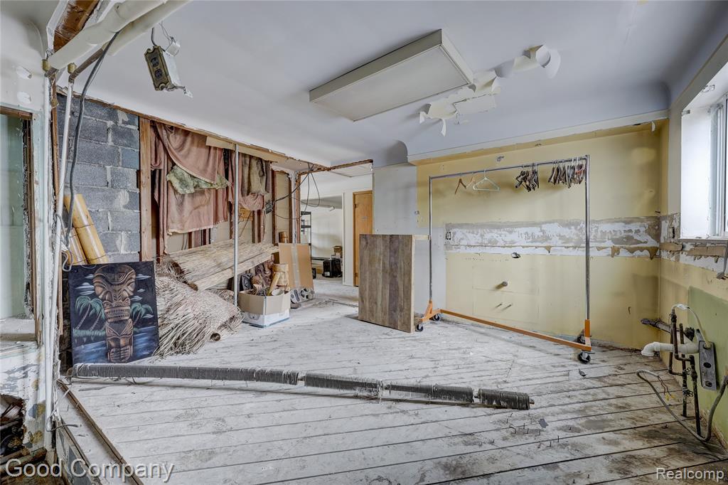 23919 John R Road Property Photo 23