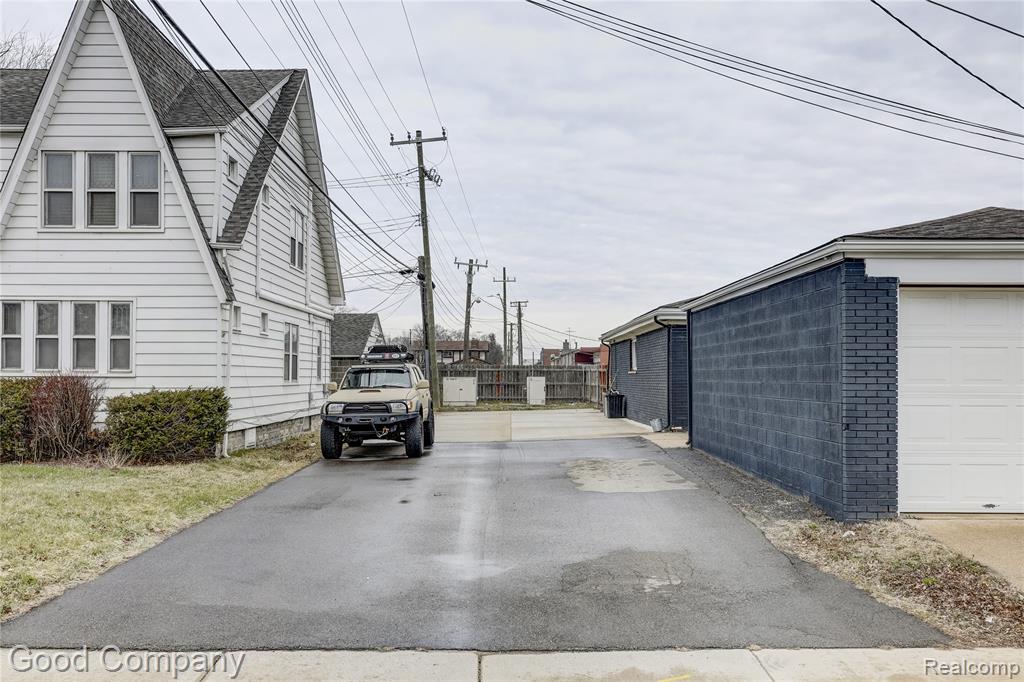 23919 John R Road Property Photo 34