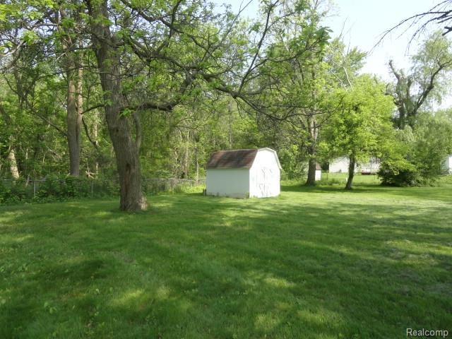 6184 Flushing Road Property Photo 2