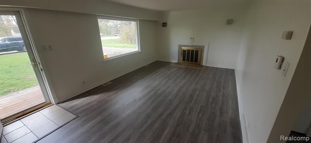 6184 Flushing Road Property Photo 5