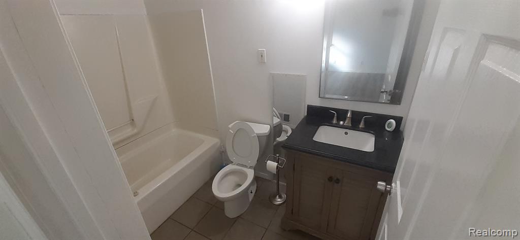 6184 Flushing Road Property Photo 7