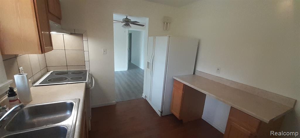 6184 Flushing Road Property Photo 9