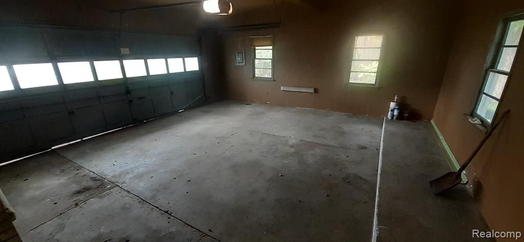 6184 Flushing Road Property Photo 10