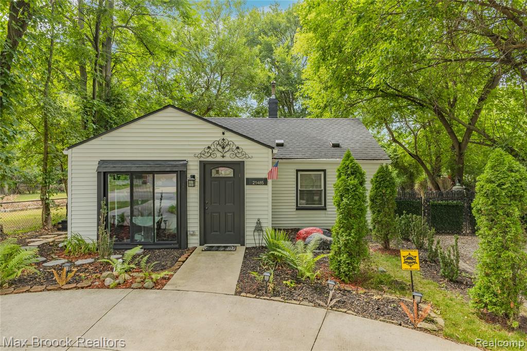 21485 Indian Street Property Photo 1