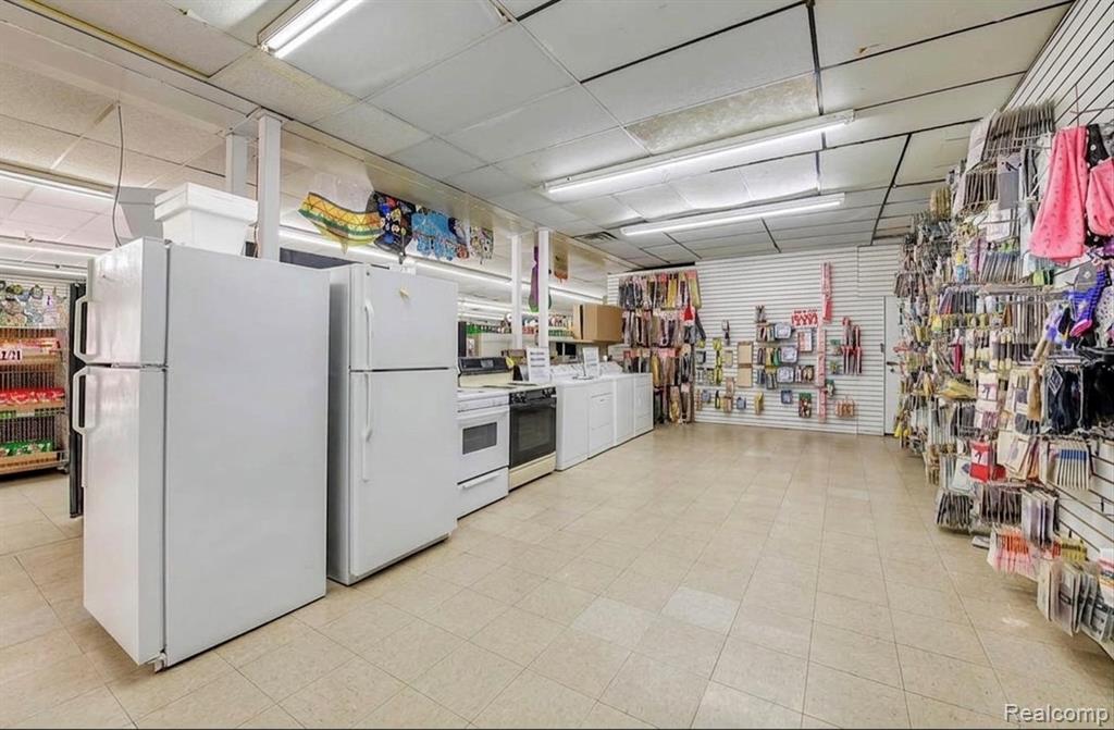 15144 Grand River Avenue Property Photo 4