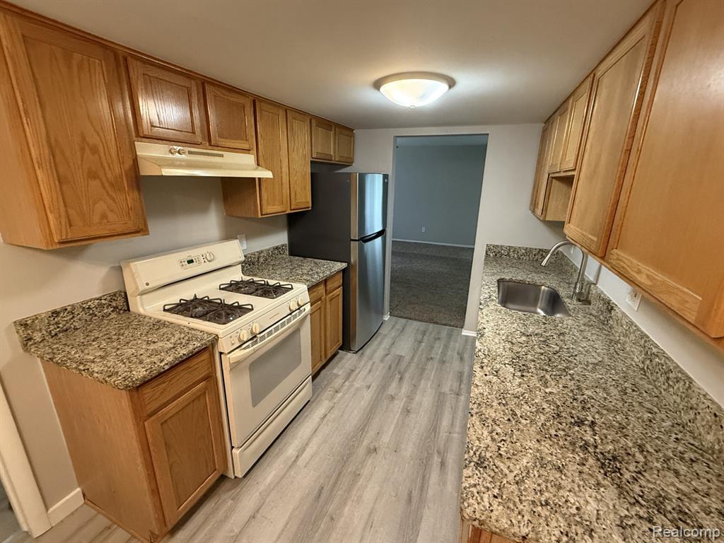 27153 Farmbrook Villa Drive Property Photo 3