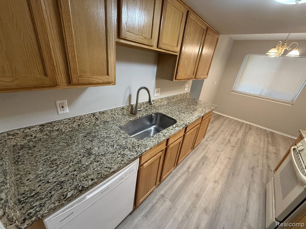 27153 Farmbrook Villa Drive Property Photo 5