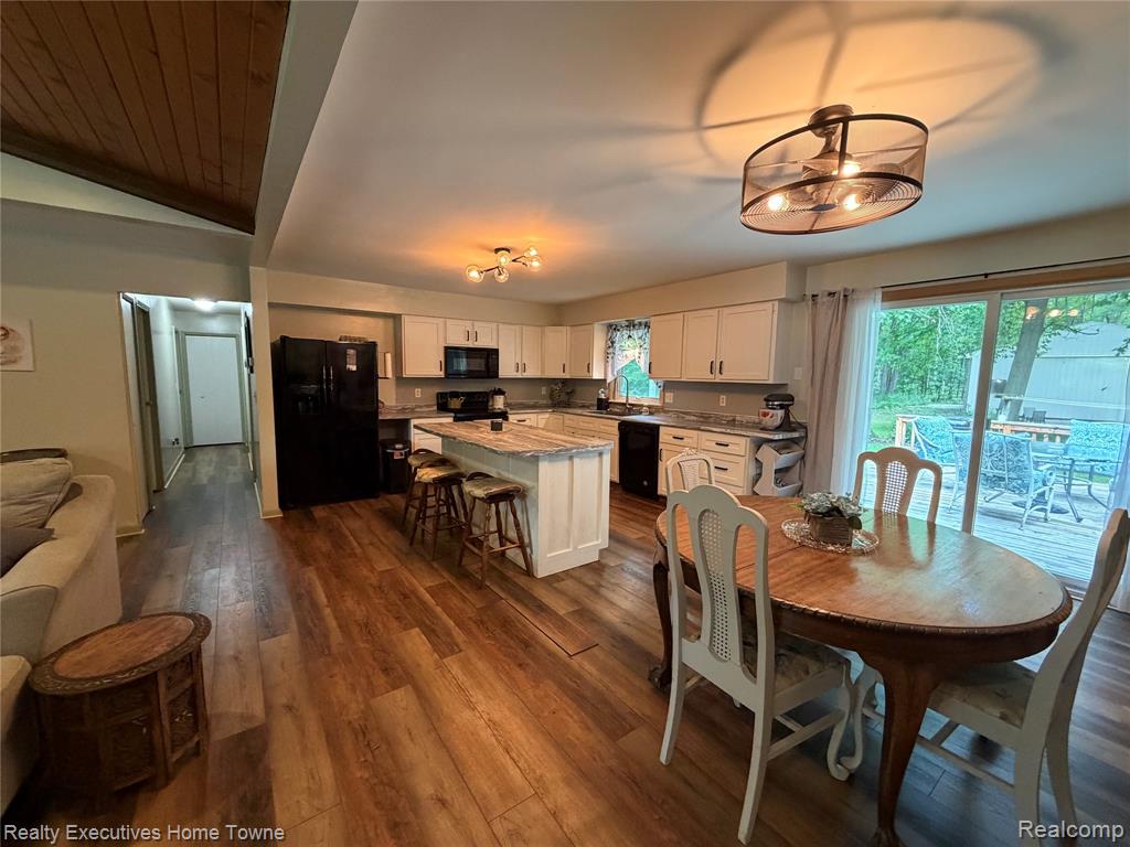 6100 Frith Road Property Photo 7