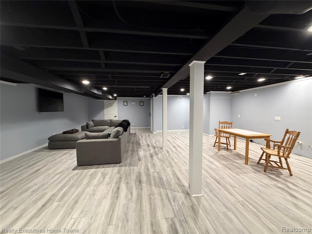6100 Frith Road Property Photo 14