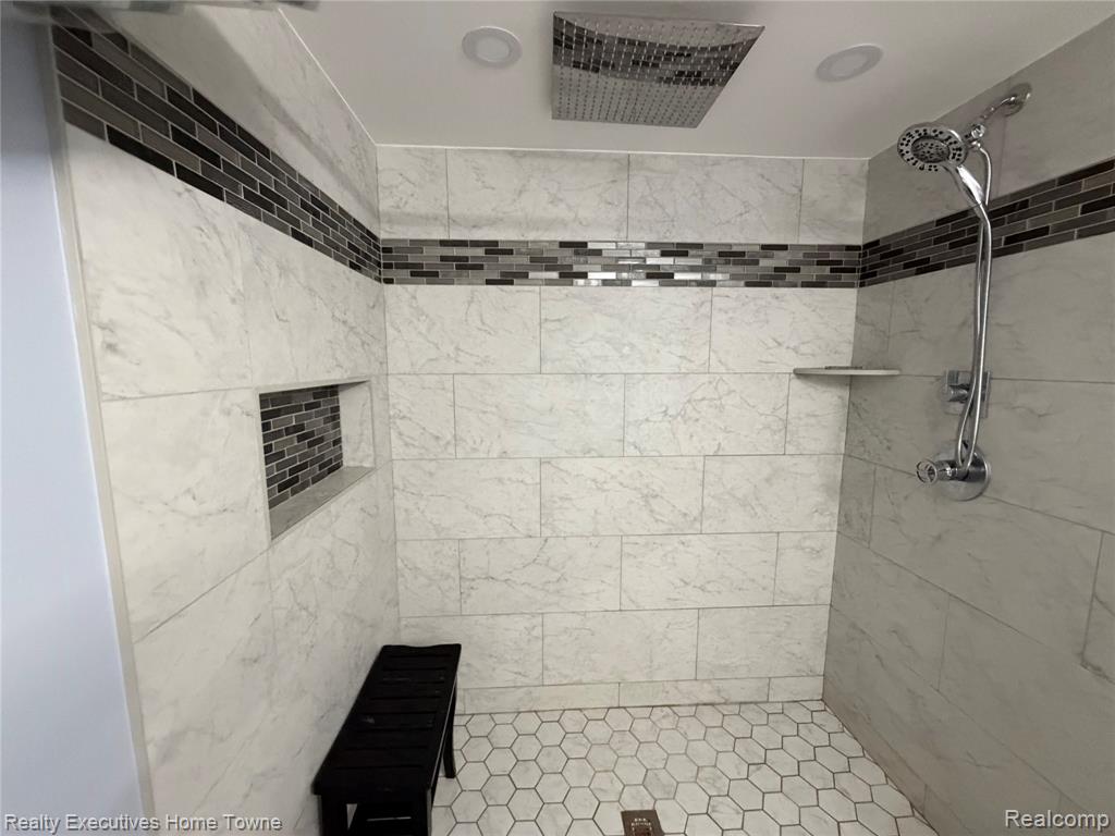 6100 Frith Road Property Photo 15