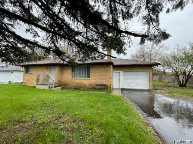 5122 W BRISTOL Road Property Photo 1