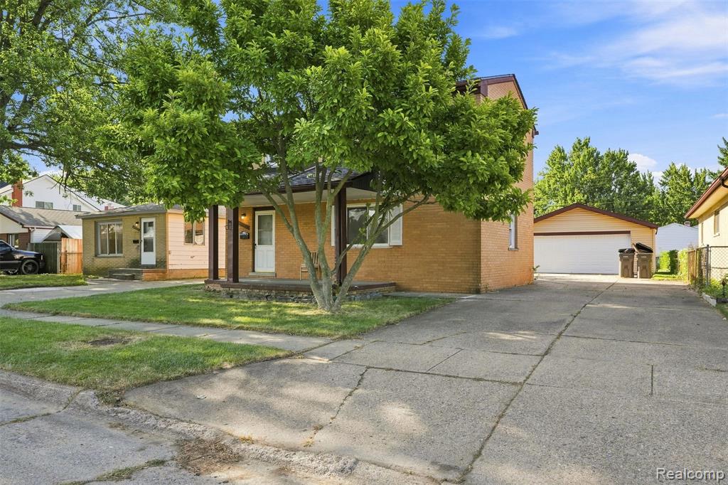 19578 Opal Street Property Photo 3