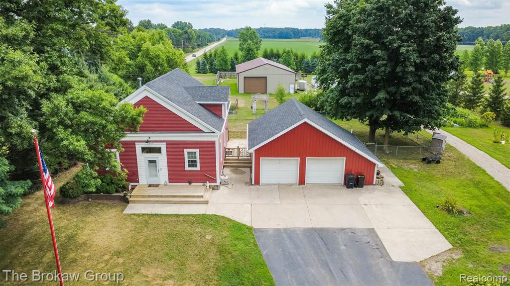 4005 Howland Road Property Photo 1
