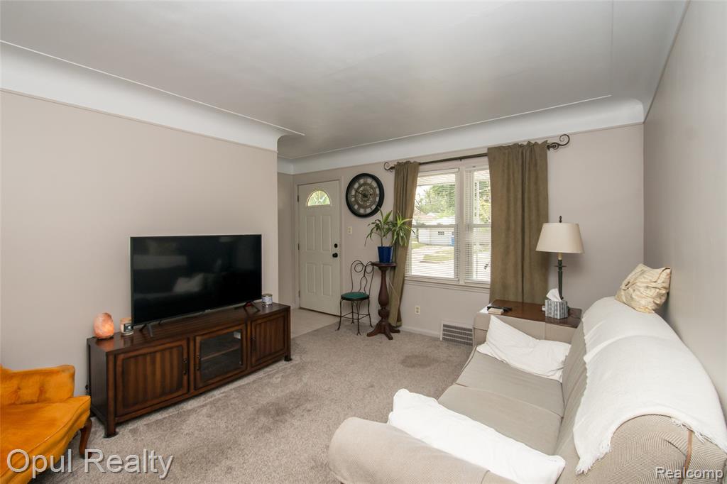 4535 Niagara Street Property Photo 6