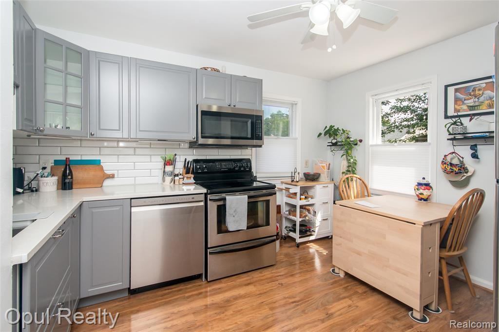 4535 Niagara Street Property Photo 7