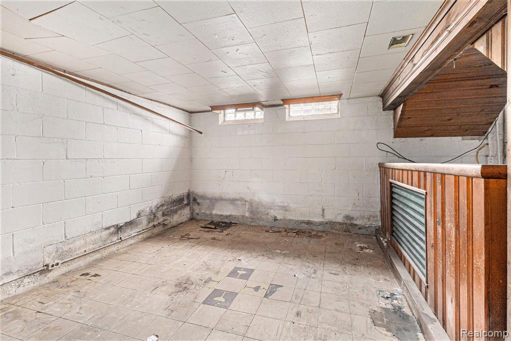 20415-20419 Moross Road Property Photo 27
