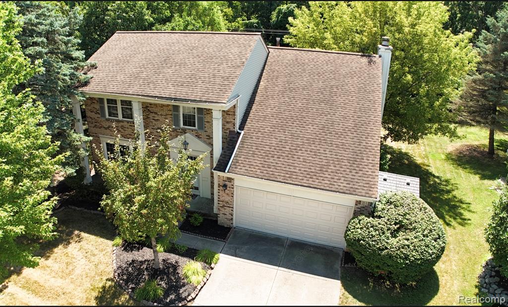 552 Whitney Drive Property Photo 2