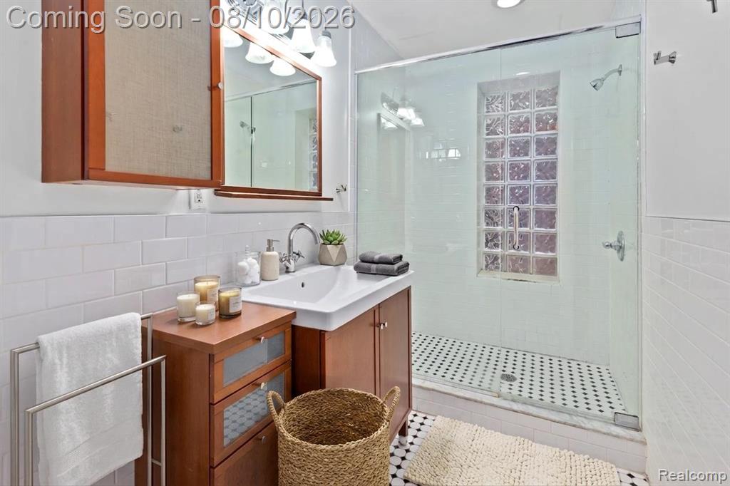 242 E Palmer Street Property Photo 11