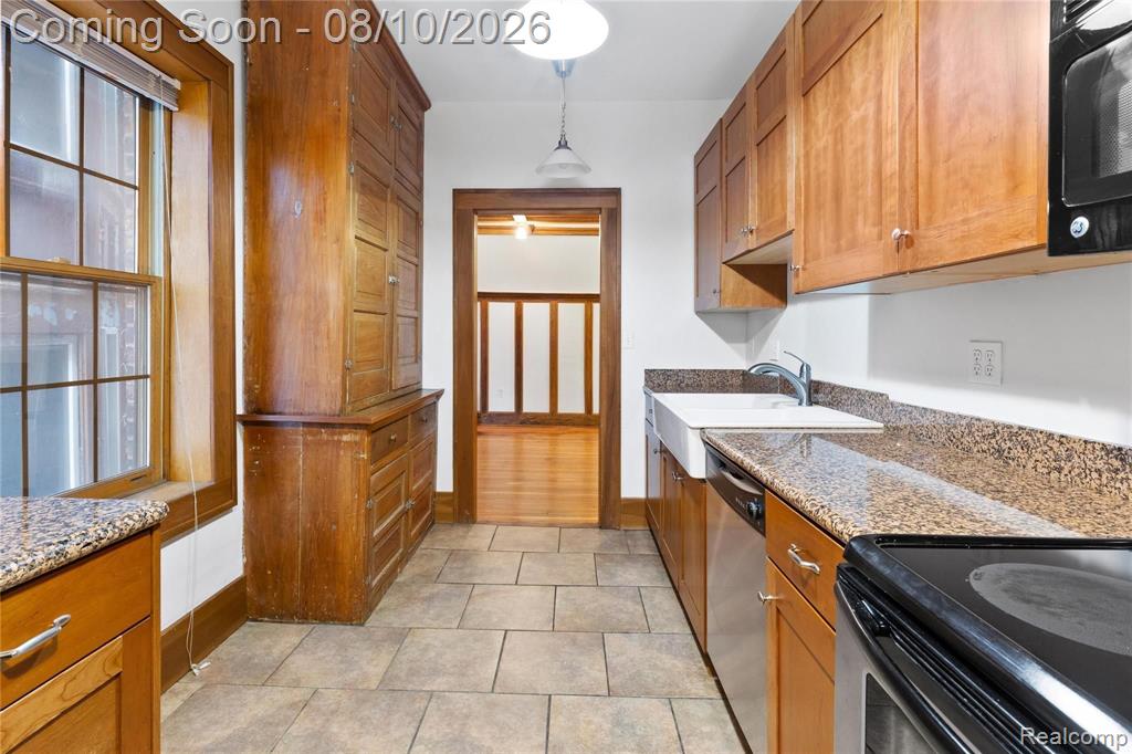242 E Palmer Street Property Photo 23