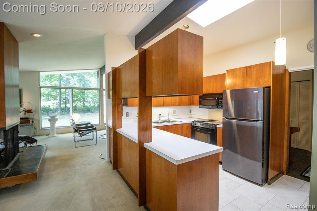 9302 Green Tree Drive Property Photo 11