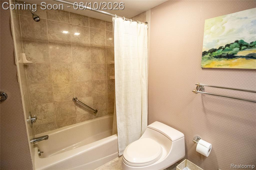 9302 Green Tree Drive Property Photo 27
