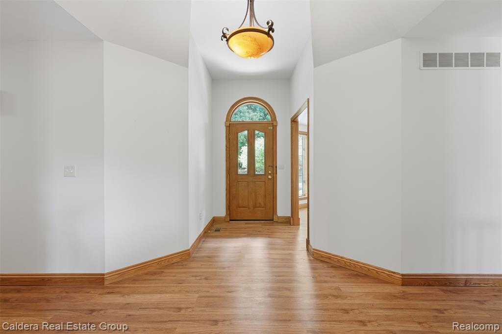 8636 Hidden Lake Drive Property Photo 3