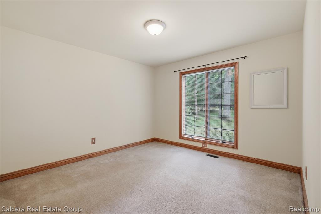 8636 Hidden Lake Drive Property Photo 19