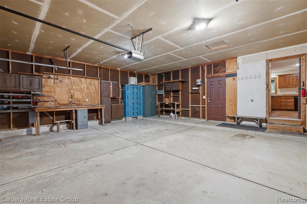 8636 Hidden Lake Drive Property Photo 21