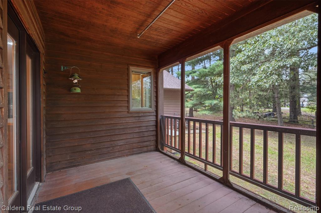 8636 Hidden Lake Drive Property Photo 24