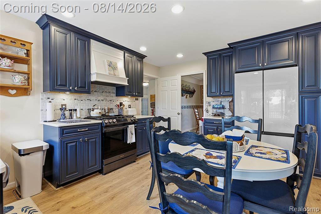 4925 S Huron River Drive Property Photo 6