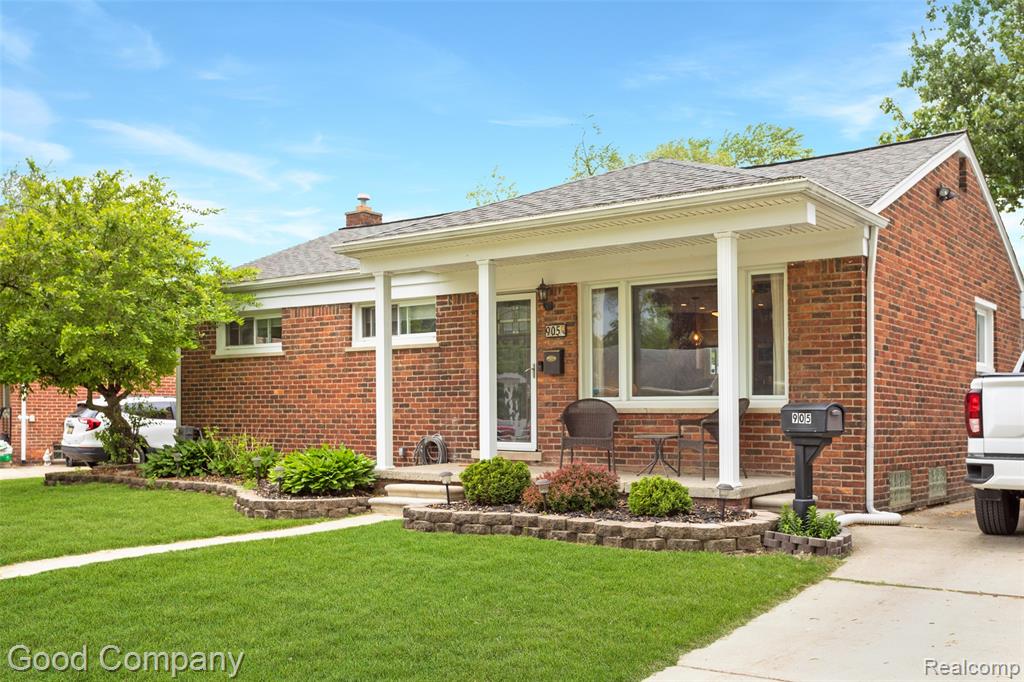 905 Parliament Avenue Property Photo 2