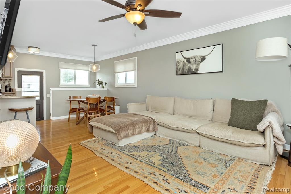 905 Parliament Avenue Property Photo 3