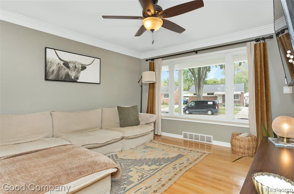 905 Parliament Avenue Property Photo 4