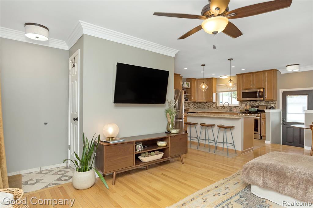 905 Parliament Avenue Property Photo 6